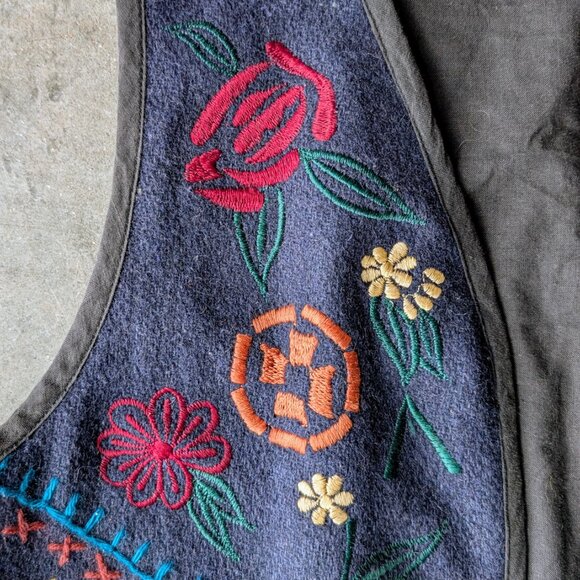 Vintage Body Xpressions Navy Embroidered Wool Felt Vest medium - Picture 3 of 8
